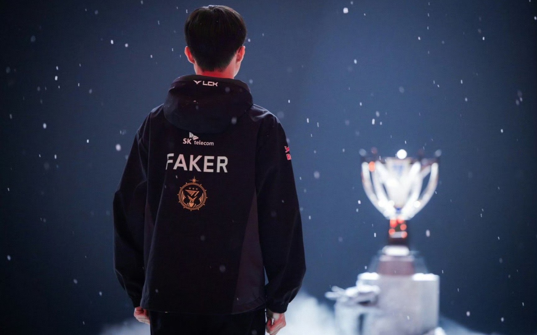 EDG官博：常规赛的征程已经落下帷幕 季后赛的大门正式向我们敞开